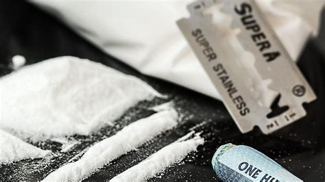 Chefarzt Jubelt Frauen Beim Sex Kokain Unter 38 Jährige Stirbt Unter