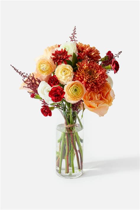 10 Elegant Fall Flower Arrangements To Impress Your Guests