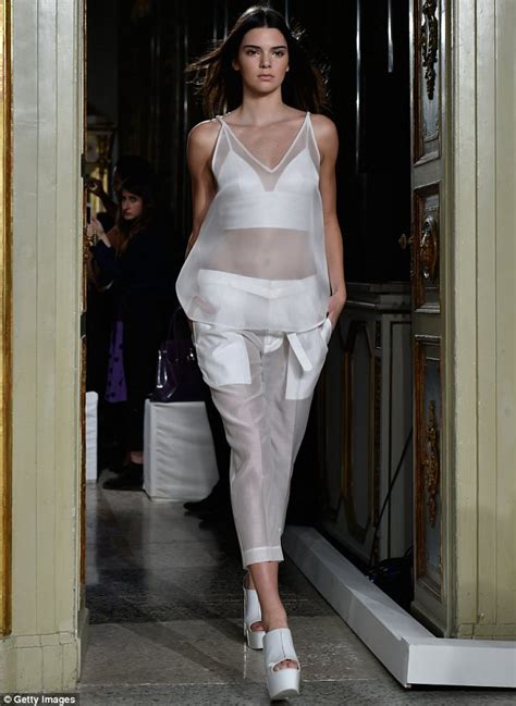 Kendall Jenner Defies Models Who Bullied Her At Ports 1961 Show At