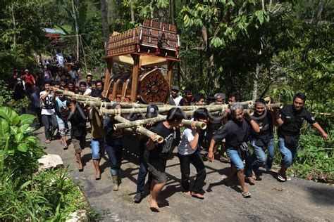 Upacara Kematian Adat Toraja Antara Foto