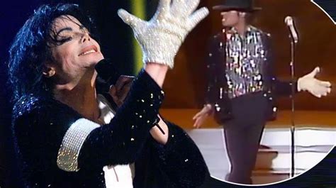 Michael Jacksons Famous White Sequined Glove Sells At Auction For £