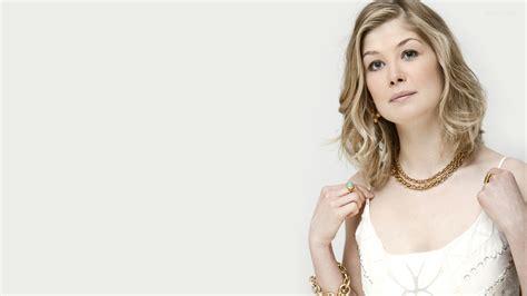 1920x1080 1920x1080 Rosamund Pike Hd Background Coolwallpapersme