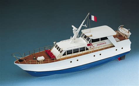 Cabin Cruisers Scale Models Oceanic New Cap Maquettes