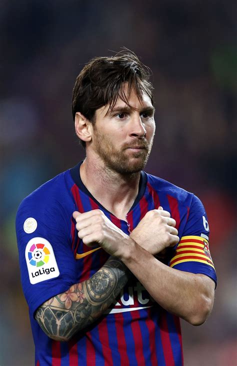 Adidas nemeziz messi 17.1 fg mens football boots soccer cleats (uk. Messi breaks arm as Barcelona regains lead in La Liga
