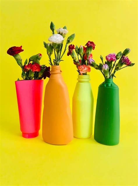 20 Beautiful And Artsy Flower Vase Ideas From Empty Plastic Bottles