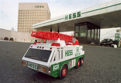 The 2018 Hess Truck Is A Veritable Holiday Fleet Batteries Included