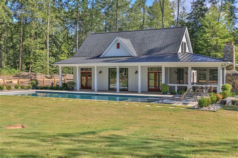 Farmhouse Style Pool House Bold Construction And Renovation