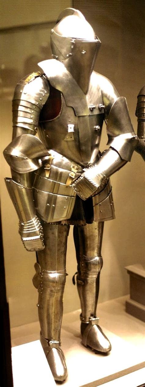 Pin By Lászlò Hajtò On Páncél Historical Armor Medieval Armor Suit