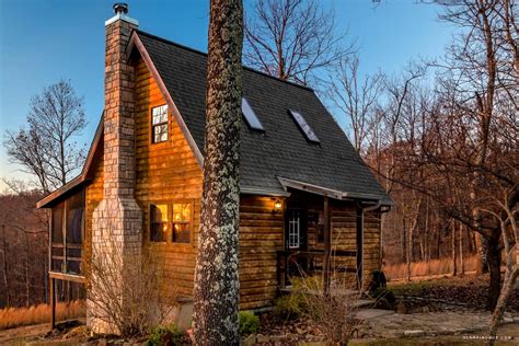 This Log Cabin In Arkansas Has Scenic Views Of The Ozarks