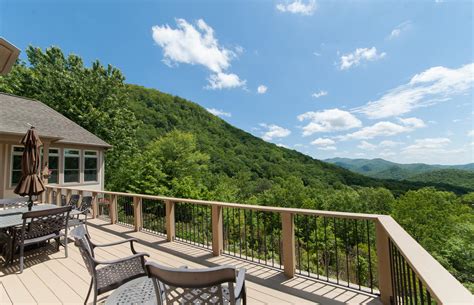 Elegant Mountain Home With Spectacular Mountain Views