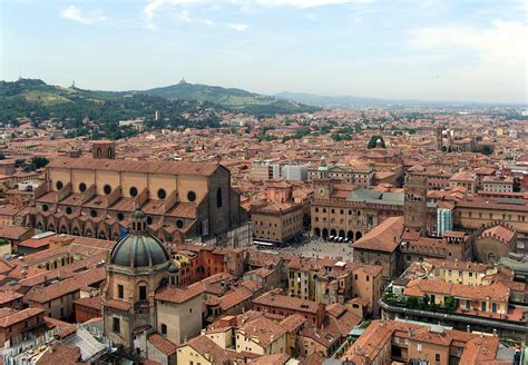 It is the seventh most populous city in italy with a. Exploring Beautiful Bologna - Day Trip from Florence ...