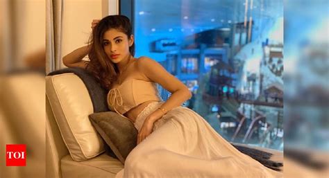Mouni Roy Shares A Series Of Stunning Pictures Wins Over The Internet With Her Gorgeous Looks