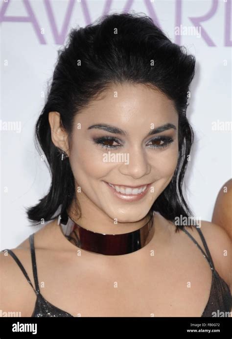 Vanessa Hudgens At Arrivals For Peoples Choice Awards 2016 Arrivals