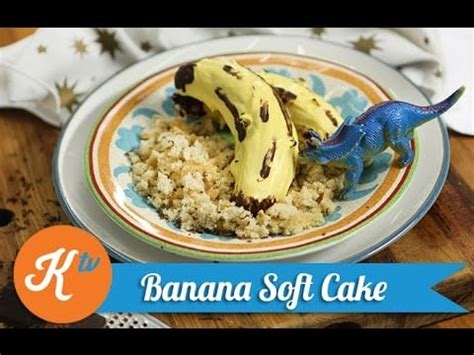 Sedangkan banana steam cake ini hanya menggunakan bagian putih telur yang dikocok dengan gula pasir dan bahan pengembang hingga adonan mengembang kaku (meringue). Resep Kue Bolu Pisang ( Banana Soft Cake Recipe ) - Recipe ...