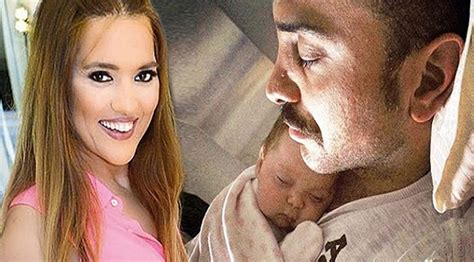 20 yıldır sahne yaşamını aralıksız bir şekilde idame ettiren cengiz kurtoğlu si̇ma müzi̇k. Demet Akalın Hira için fotoğraf yasağı! - Son Dakika Haberler