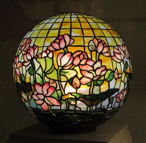 The Neustadt Collection Of Tiffany Glass At The Queens Museum The