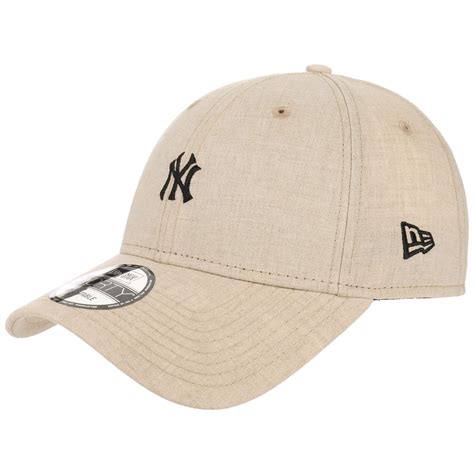 9forty Small Logo Yankees Cap By New Era 2495