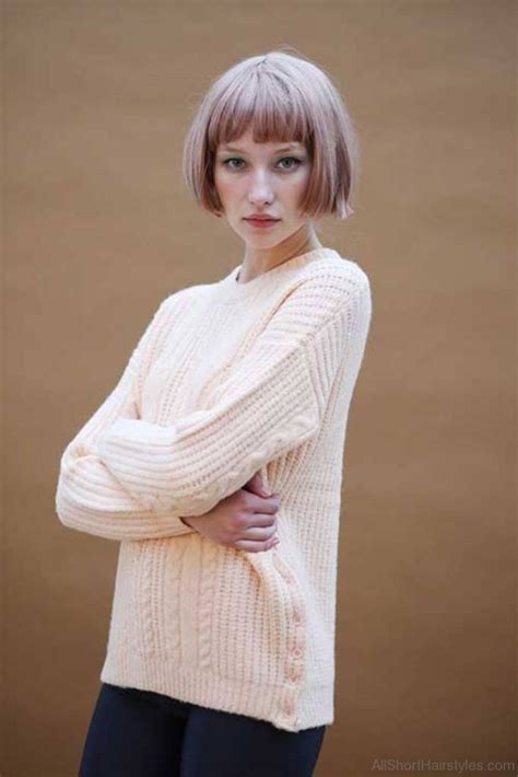 57 Cool Short Bob Hairstyle With Side Swept Bands