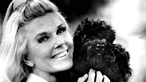 Doris Day Legendary Singer And Actress Dies At 97 Legendary Singers Hollywood Legends