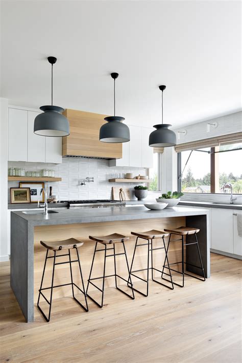 See How Classic Cottages Inspired This Modern Oregon Home Airy Modern