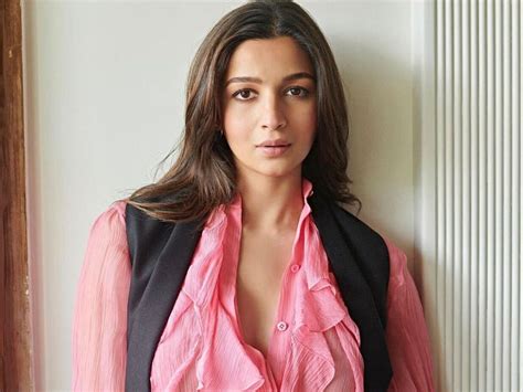 Alia Bhatt Reveals How She Bagged Her 1st Hollywood Project