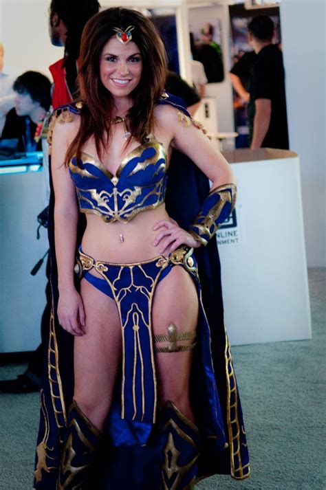 Video Game Cosplay E3 2010 Everquest Antonia Bayle