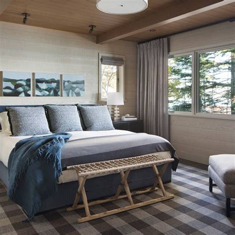 51 Rustic Farmhouse Bedroom Decor Ideas In 2020 Lakehouse Bedroom