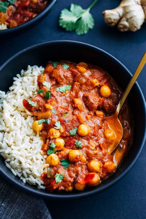 It's creamy with coconut and spiced to perfection, all while it's also really good with shrimp or broccoli. One Pot Chickpea Tikka Masala | Recipe | Indian food ...