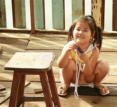 Cute Squatting Girl The Foreign Photographer Flickr