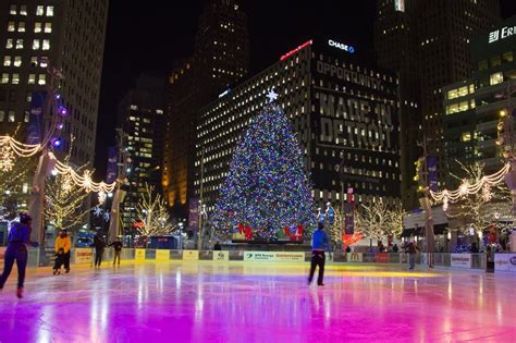 Top 5 Must See Christmas Attractions In Metro Detroit Michigan