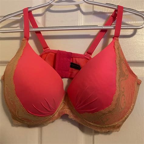 Intimates And Sleepwear Beautiful Hot Pink Bra Size 44 Ddd But Fits More Like A 44dd Poshmark