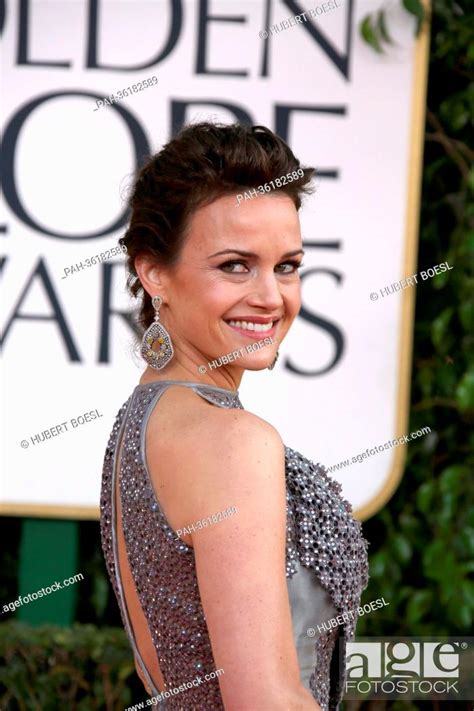 Actress Carla Gugino Arrives At The 70th Annual Golden Globe Awards