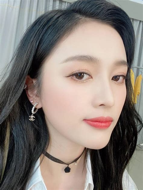 Wu Xuan Yi (Chinese Idol/Actress) ⋆ Global Granary