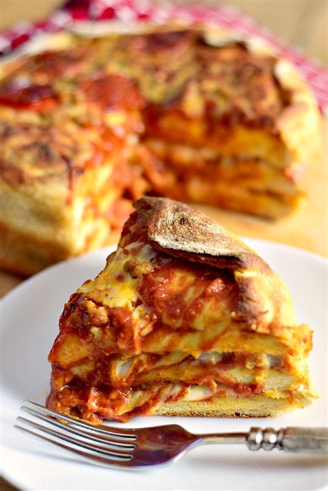 Pipe a thick ring of frosting around the edge of cake to create the pizza crust. Easy Pizza Cake | Bobbi's Kozy Kitchen