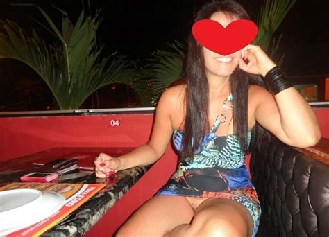 Safada Exibe Buceta Em Restaurante De Hotel Videos Porno Carioca