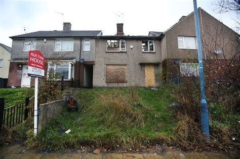 Britains Cheapest House To Be Auctioned For Just £1 But Theres A