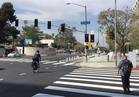 13 ziyaretçi maple street ziyaretçisinden 3 fotoğraf gör. Los Angeles Street Protected Bike Lanes Ribbon-Cutting ...