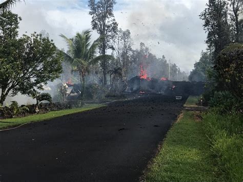 Video Compilations Of M69 Earthquake Near The South Flank Of Erupting