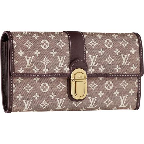 It can be handed from one generation to another generation because a typical canvas used for making a wallet is very durable. louis vuitton wallet for women | فتافيت