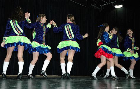 Irish step dancers entertain Mills Lawn students • The ...