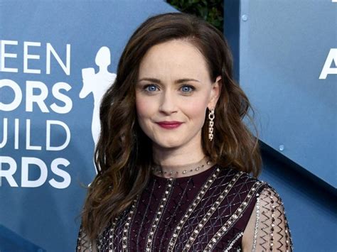 Alexis Bledel Net Worth 2023 Movie Income Career Age Car Bf