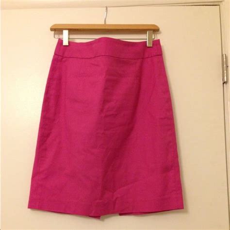Banana Republic Pencil Skirt In Hot Pink Size P8 Pencil Skirt Skirts Banana Republic Skirt