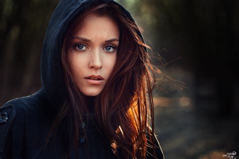 Hintergrundbilder Gesicht Frau Modell Porträt lange Haare blaue