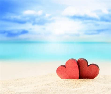 Two Hearts On The Summer Beach — Stock Photo © Catwoman10 95266442