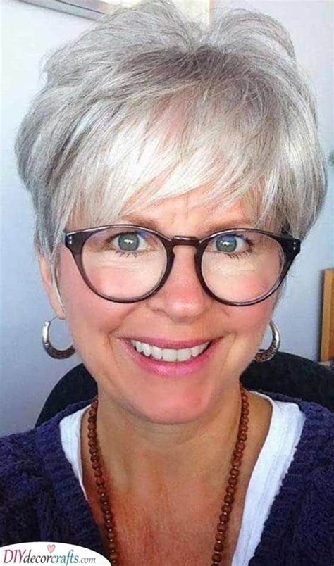 20 Hairstyles For 50 Year Old Woman With Glasses Over 50 Hairstyles With Glasses 6 Cabelo