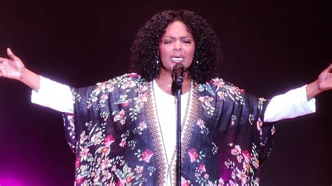 Cece Winans Live Concert Gives Uplifting Performance At Strawberry