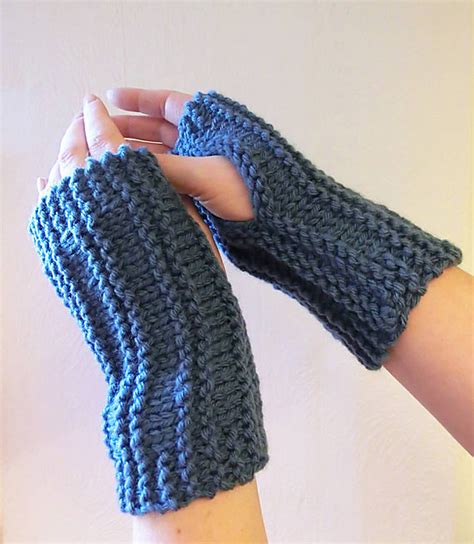 Ravelry Easy Peasy Wrist Warmers Pattern By Ruth Maddock