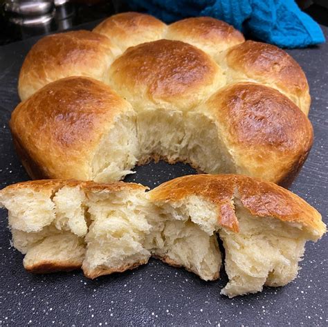 Various tangzhong hokkaido milk breads out there…i always return to your recipe [i scaled it up to 550g flour/193g tangzhong for 2 taaaall. Hokkaido Milk Bread! ☺️ inspired by this sub. : Breadit