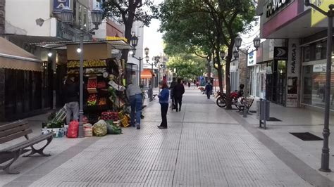Algunos empleados públicos aprovecharán el lunes no laborable para viajar a la costa atlántica. Lunes de feriado provincial sin movimiento en el centro ...