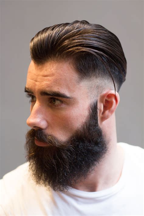 Pairing short hair and a beard can be a trendy style. Corte De Cabello Para Hombre Con Barba | FormatoAPA.com ...